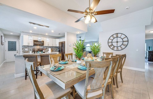 Lindfields House | 5 Mi to Disney World: Spacious Kissimmee Home!