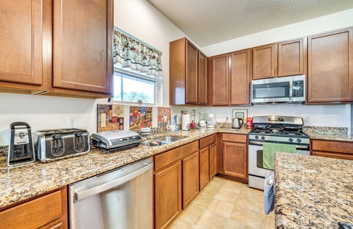 Clermont House | 5 Mi to Dtwn Clermont: Family Home w/Water Views!