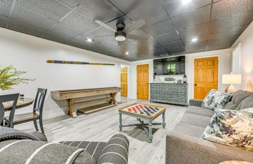 Hiawassee House | 5 Mi to Dtwn Hiawassee Creek-Front Home with Deck