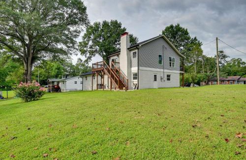 Midway House | 5 Mi to Lake Thom-A-Lex Pet-Friendly Retreat