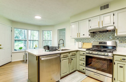 Lithonia House | 5 Mi to Stone Mountain: Family Home