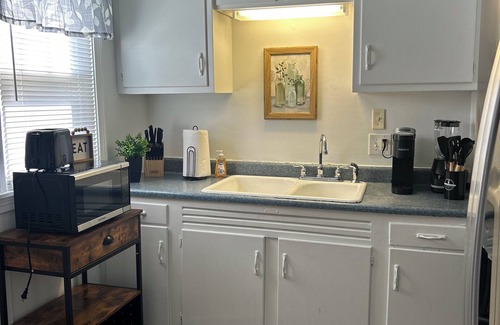Wilmington House | 5 mi to WEC and 5 mi to Airpark
