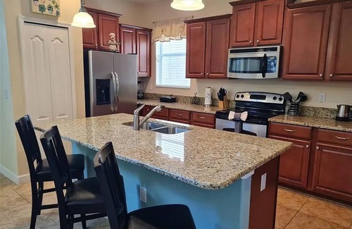 West Kissimmee Resort | 5 Miles Away From Disney