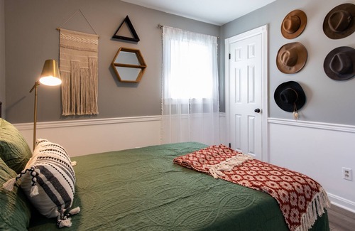 Buechel House | 5 MILES TO CHURCHILL DOWNS