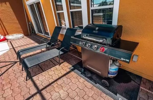 Sunset Lakes House | 5 miles to Disney/Private pool/great for family