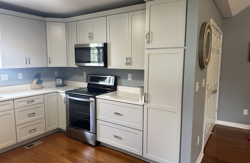 Grand Rivers Cottage | .5 miles to Green Turtle Bay Marina! .4 miles to Grand Rivers center!