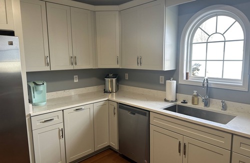 Grand Rivers Cottage | .5 miles to Green Turtle Bay Marina! .4 miles to Grand Rivers center!
