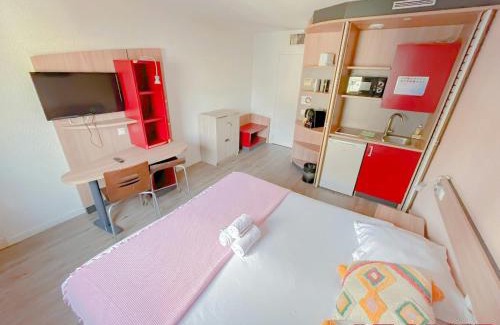 Pantin Apartment | 5 min de Paris 10 min du Zénith et Grande Halle