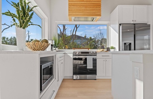 Marineland Acres House | 5 Min to Beach - Grill, Games, Chef Perks