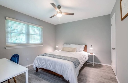 East Raleigh Apartment | 5 min to Downtown Raleigh-Free Coffee & Fast Wi-Fi