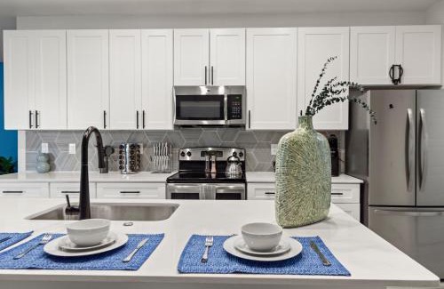Desert View Village Apartment | 5 Min to Golf-King Bed-Barrett Jackson-Parking S309