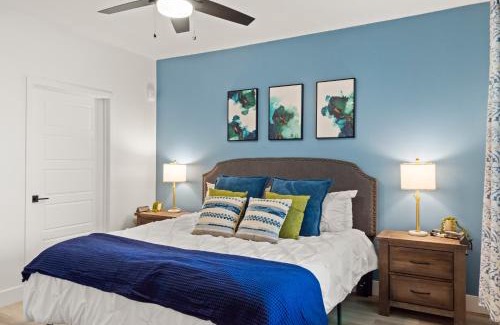 Desert View Village Apartment | 5 Min to Golf-King Bed-Barrett Jackson-Parking S309
