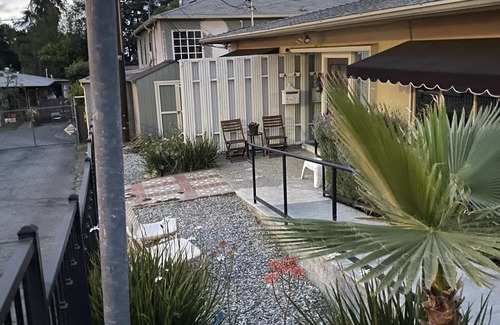 Altadena House | 5 min to hiking, biking, pet friendly quite house for family