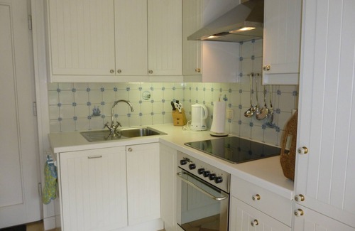 Klein Bollhagen House | 5 min. to the beach, vacation home with fireplace & garden, wellness with sauna & whirlpool