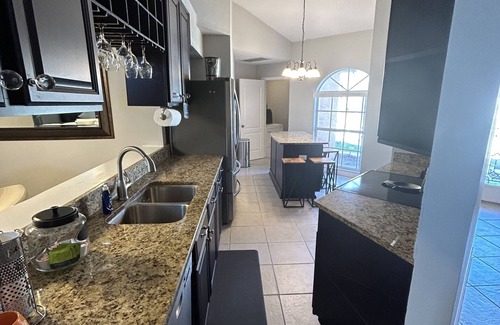 Lutz House | 5 min to the mall, great restaurants! Family sized house, fire-pit, Pet Friendly