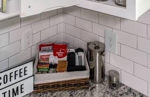 East Raleigh Apartment | 5 mins from Downtown/Fast Wi-Fi/Free Coffee & Tea