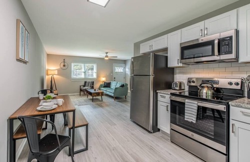 East Raleigh Apartment | 5 mins from downtown/Free Coffee & Tea/Fast Wi-Fi
