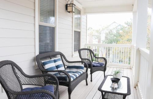 Grayton Cove House | 5 Mins to Beach Shared Pool Covered Deck Bikes Heron Cottage by AvantStay