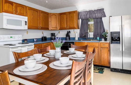 Mount Jackson Cabin | 5 Mins to Bryce Resort! Mnt Life - Cozy Cabin