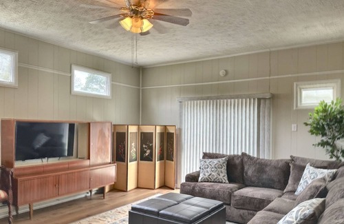Pine Forest House | 5 mins to Ft Liberty in Spring Lake