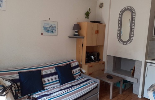 Villers-sur-Mer Cottage | 5 mins walk from the beach, cottage with private garden