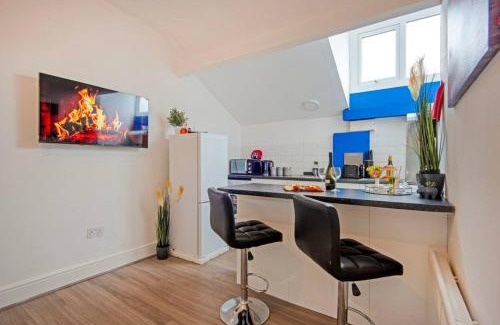 Bury Apartment | 5 minute walk from Bury city centre -1 bed flat