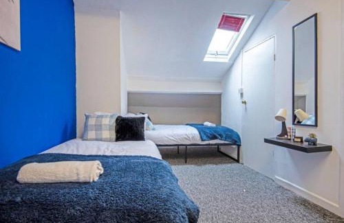Bury Apartment | 5 minute walk from Bury city centre -1 bed flat