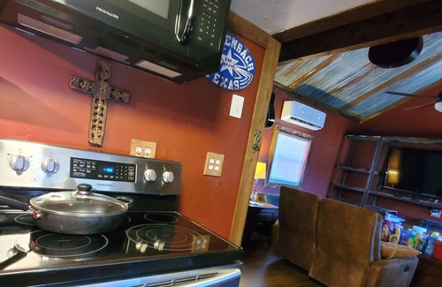 Gordonville House | 5 minute walk to the Best Beach on Lake Texoma!