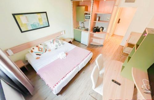 Pantin Apartment | 5 minutes du Zénith - Studio Chic