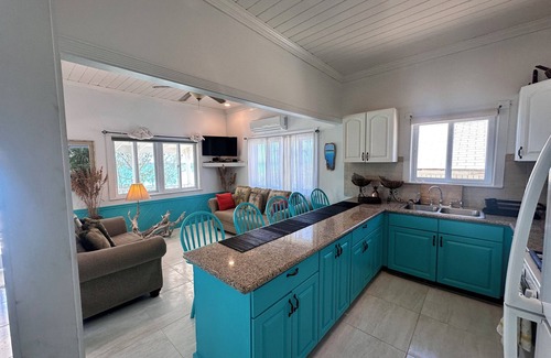 Gregory Town House | 5 minutes from Harbour Island!