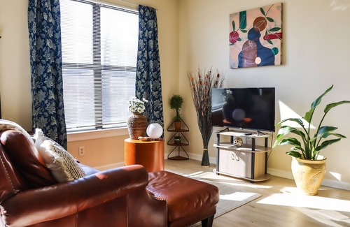 West End Condo | 5 minutes from Downtown Atlanta, cottage styled condo high rise!