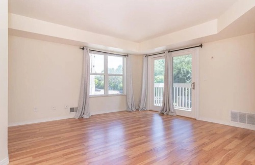 Ann Arbor Condo | 5 minutes from Michigan Stadium!