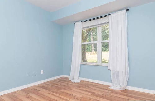 Ann Arbor Condo | 5 minutes from Michigan Stadium!