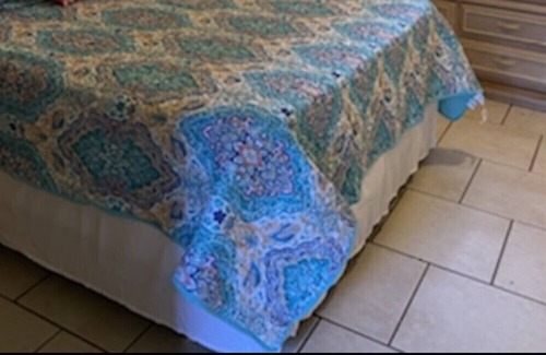 Holly Hill House | 5 minutes from the beach overlooking the river!