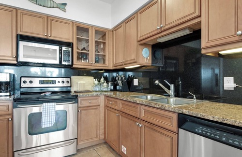 Seagrove Beach Condo | 5 Minutes to Beach - Large Complex Pool
