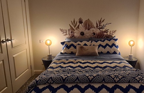 Red Head House | 5 minutes to beaches park & beach walks pet friendly