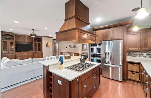 Clarksville House | 5 Minutes to Campbell - Clarksville Craftsman