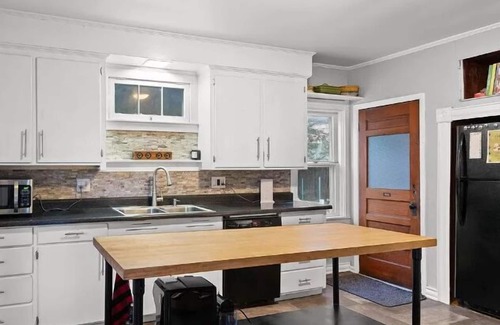 Northfield House | 5 minutes to Norwich University. Charming, family friendly Vermont home
