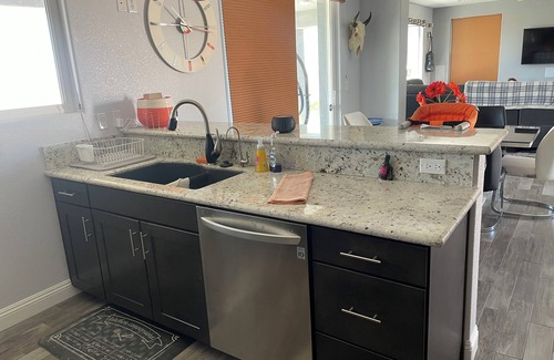 Sunridge Estates House | 5 minutes to the lake, river or casinos! Beautiful view