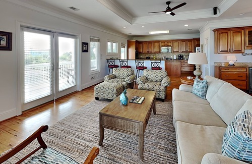 Savannah Beach House | 5 Oclock Somewhere | Pet Friendly + Near the Beach