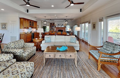 Savannah Beach House | 5 Oclock Somewhere | Pet Friendly + Near the Beach