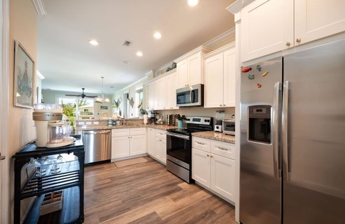 Marathon Villa | 5% Off Any Booking through Jan 31, 2026! Canal Front/Private Pool/Hot Tub/Dock!