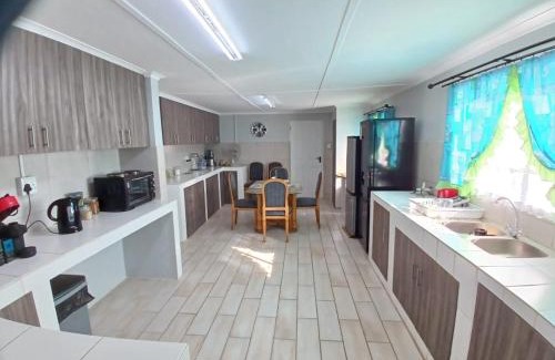 Baardskeerdersbos Bed & Breakfast | 5 on Church Self Catering