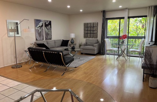 Downtown Apartment | 5. Outstanding Apt 2-bd, 2Bath, Tree-top views
