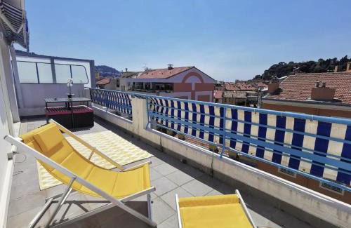 Quartier du Port Apartment | 5 PAPON - Dernier étage - Terrasse à ciel ouvert - Garibaldi