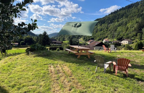 Saint-Maurice-sur-Moselle Apartment | 5-person apartment with outdoor area