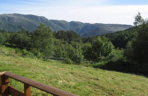 Gulen Municipality House | 5 person holiday home in Brekke-By Traum