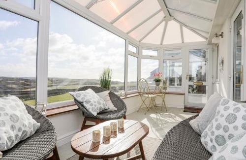Holyhead House | 5 Porthdafarch South Cottages