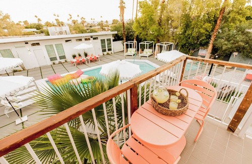 Tahquitz River Estates Cottage | 5 Private Rooms, Sleeps 14 Wesley Studio Buyout