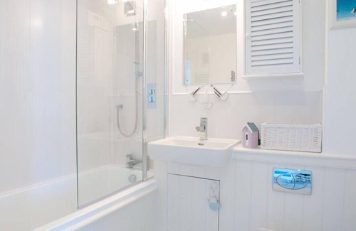 Chillington Cottage | 5 PROSPECT HOUSE, family friendly, with pool in Hallsands
